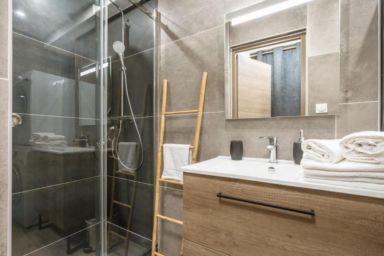 Superbe appartement en vieille ville et à 5 min à pied du lac ! Parking gratuit Annecy Esterno foto
